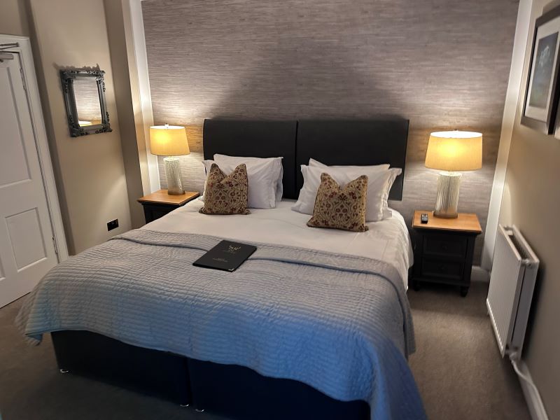 Classic Twin or Superking Room